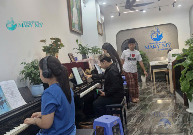 MỘT BUỔI HỌC TẠI TRUNG TÂM ÂM NHẠC MARY MỸ DIỄN RA THẾ NÀO?