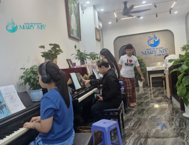 MỘT BUỔI HỌC TẠI TRUNG TÂM ÂM NHẠC MARY MỸ DIỄN RA THẾ NÀO?